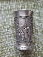 2. SKS Sammler Zinnbecher 95%  mit * historische Kleidung *,  guter Zustand