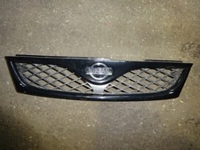 Nissan Almera N15 Kühlergrill