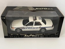 AUTOart 1/18 72701 Ford Crown