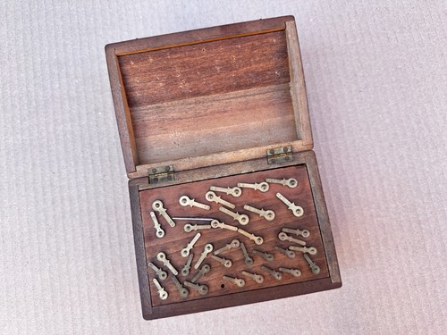 Antique piece watchmakers - 36-piece,