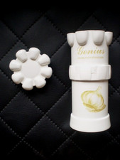 GENIUS Knoblauchschneider ca. 13 x 6 cm in weiß / gold Neu + unbenutzt