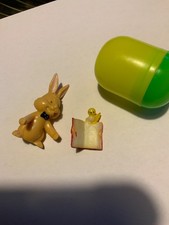 ALTFIGUREN 70 er Jahre Hase mit Buch und hellgelben  Vogel