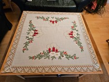 Weihnachtstischdecke, Handarbeit, ca. 86 cm x 86 cm, neuwertig