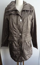 brauner halblanger Mantel von