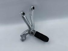 Suzuki GSF1250 SA Bandit Rechts Hinten Fußrastenanlage Rear right footrest(4) 07