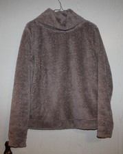 hell brauner Fell-Pulli mit