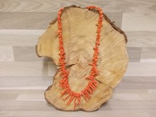 Altere Rote Ast Korallen Kette