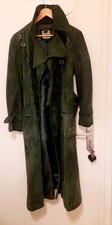 Grüner Wildledertrenchcoat