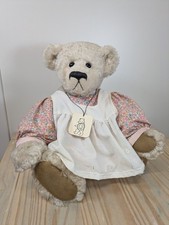 Handgefertigter Teddybär mit