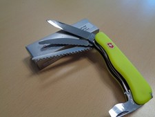 VICTORINOX Fireman Stay Glow 0.8363.808 Schweizer Taschenmesser TOP neuwertig