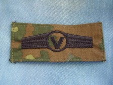 Bundeswehr Tätigkeitsabzeichen Versorgungspersonal schwarz auf Flecktarn