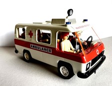 Playmobil Krankenwagen mit 6 Figuren