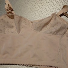 Damen BH Langer Ansatz Triumph  Größe 90B Haut Sehr Gepflegt ohne Bügel 