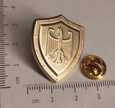 PIN/Anstecker Adler auf Schild