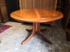 mid century Skandinavischer Vintage-Couchtisch, rund, Teakholz,Höhenverstellbar