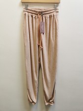 Label Public Desire X Amber