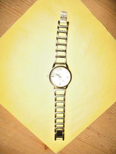 goldfarbene Armbanduhr von Eichmüller, Kettenglieder als Armband