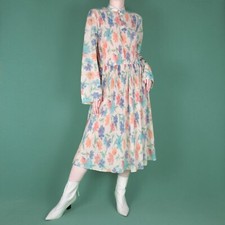 VINTAGE 90s Floral Beige Pleat