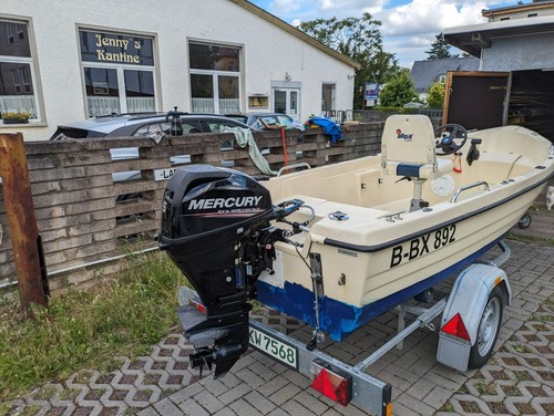 Konsolenboot mit motor - mit,