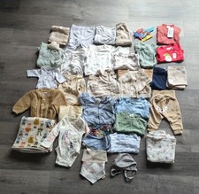 Konvolut Baby Jungen Kleidung Größe 50 / 56 Bodys Hosen Sabberlatz (33 Teile)