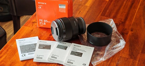 Sony sel 1 8 - sel, f/1.8