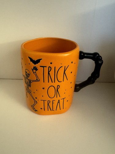 Rae dunn tasse - trick, or