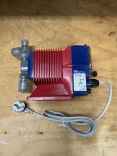 1 x Iwaki Dosierpumpe