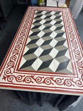 Rustikaler Tisch mit