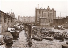 AK Postkarte Hamburg Magdeburger Hafen mit Kaispeicher B mit Schuten