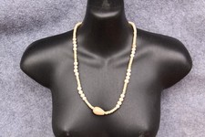 HALSKETTE BEIGE NATURHOLZFARBE