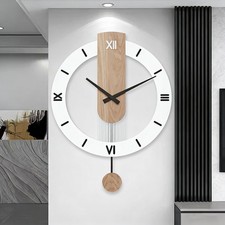 Wanduhr mit Pendel Wohnzimmer