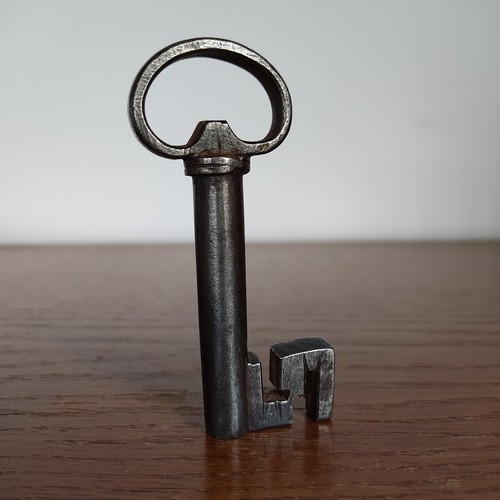 Antiker hohldorn schlüssel - antiker,