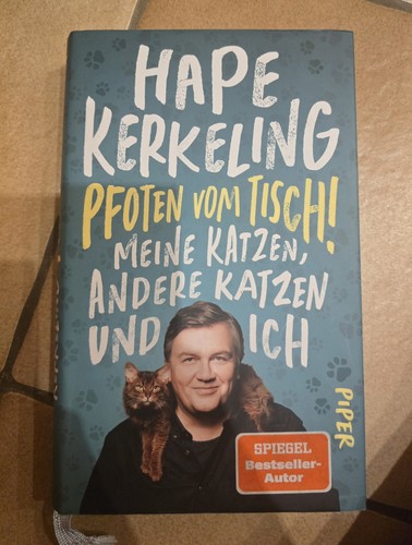 Pfoten vom tisch - pfoten, tisch!