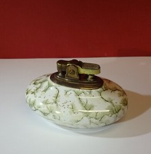 Schönes altes Porzellan Liftarm-Feuerzeug Tischfeuerzeug Benzinfeuerzeug Brennt