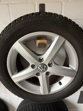 Top erhaltene original VW 16 Zoll Alufelgen inklusive Winterreifen
