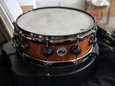 DW 14 x 5 Collector's Series Top Edge Maple/Mahogany Snare Drum, MAG Throw-Off