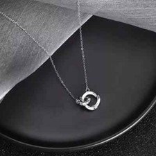 Halskette mit Anhänger Kreis