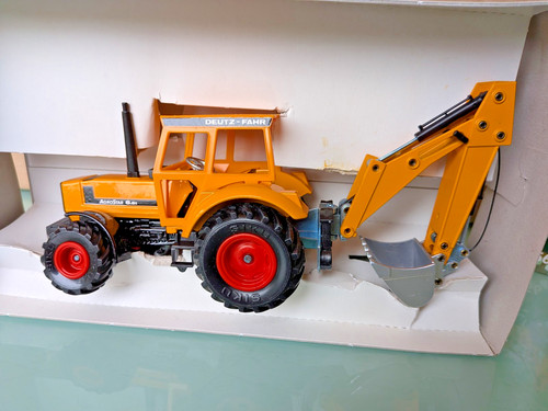 Siku farmer traktor - 1:32,