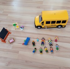 Playmobil US Schulbus mit Busfahrer, Lehrerin, Tafel und Schülern