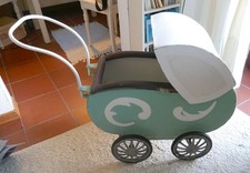 Antiker puppenwagen aus holz - antiker,