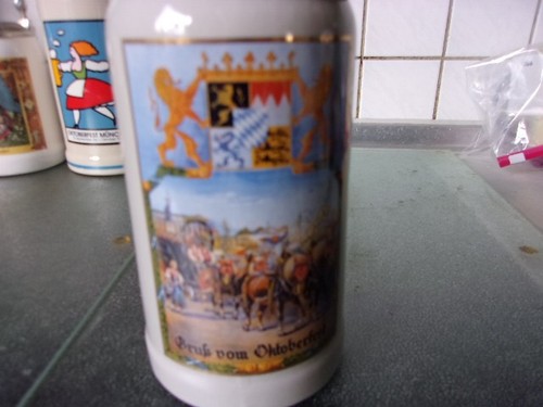 Bierkrug aus steingut - aus, gruß