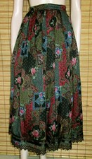 BUNT GEMUSTERTER TRACHTENROCK