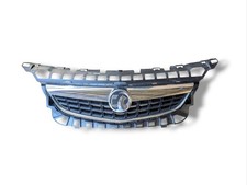 Opel Astra J 2011 Kühlergrill