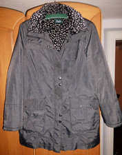 KINGFIELD Schöne Damen-Winterjacke Größe 40 Grau mit Plüschkragen und -Futter