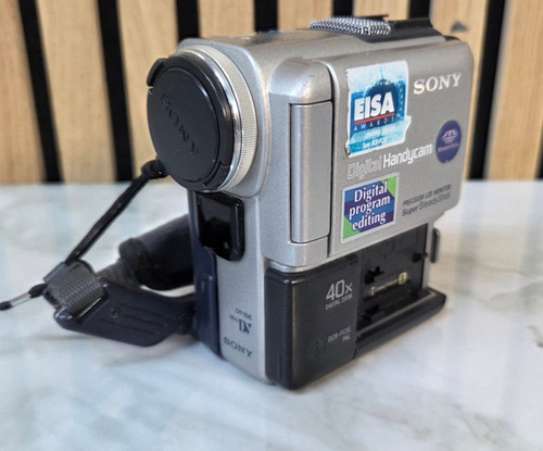 Sony dcr pc5e - minidv, handycam
