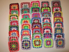 Granny Square selbst gehäkelt - 40 Vierecke - Polyacryl - Farbe: bunt