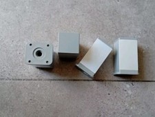 Box mit 4 verstellbaren