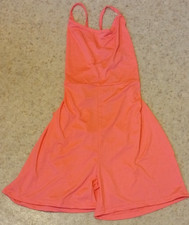 Romper, kurzer Overall, tiefer Rückenausschnitt in Rosa - Größe L