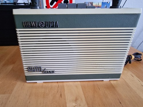 Loewe opta auto toxy radio - auto-toxy,