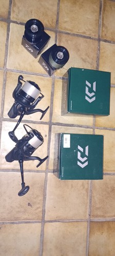 Daiwa emblem scw 5000 - emblem,